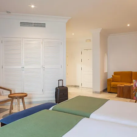 Duque De Najera Отель